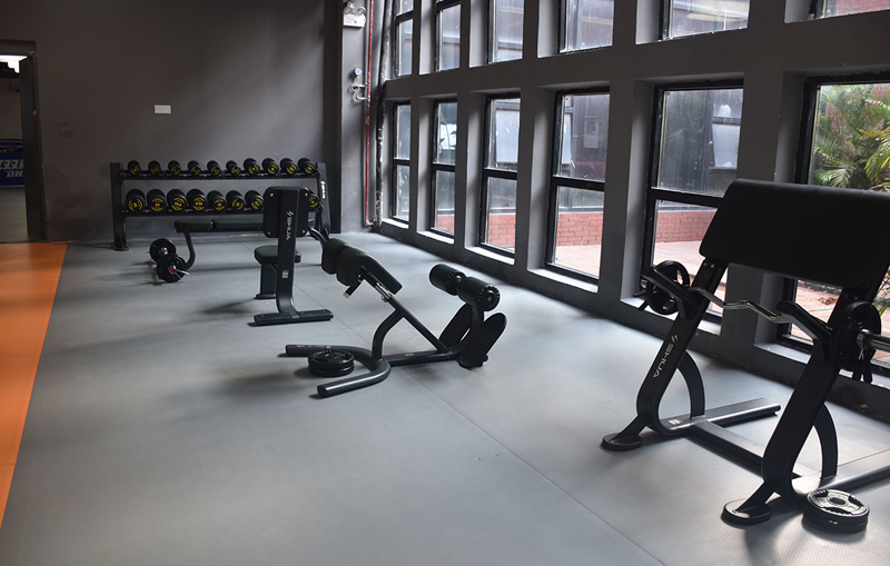 健身房器材
